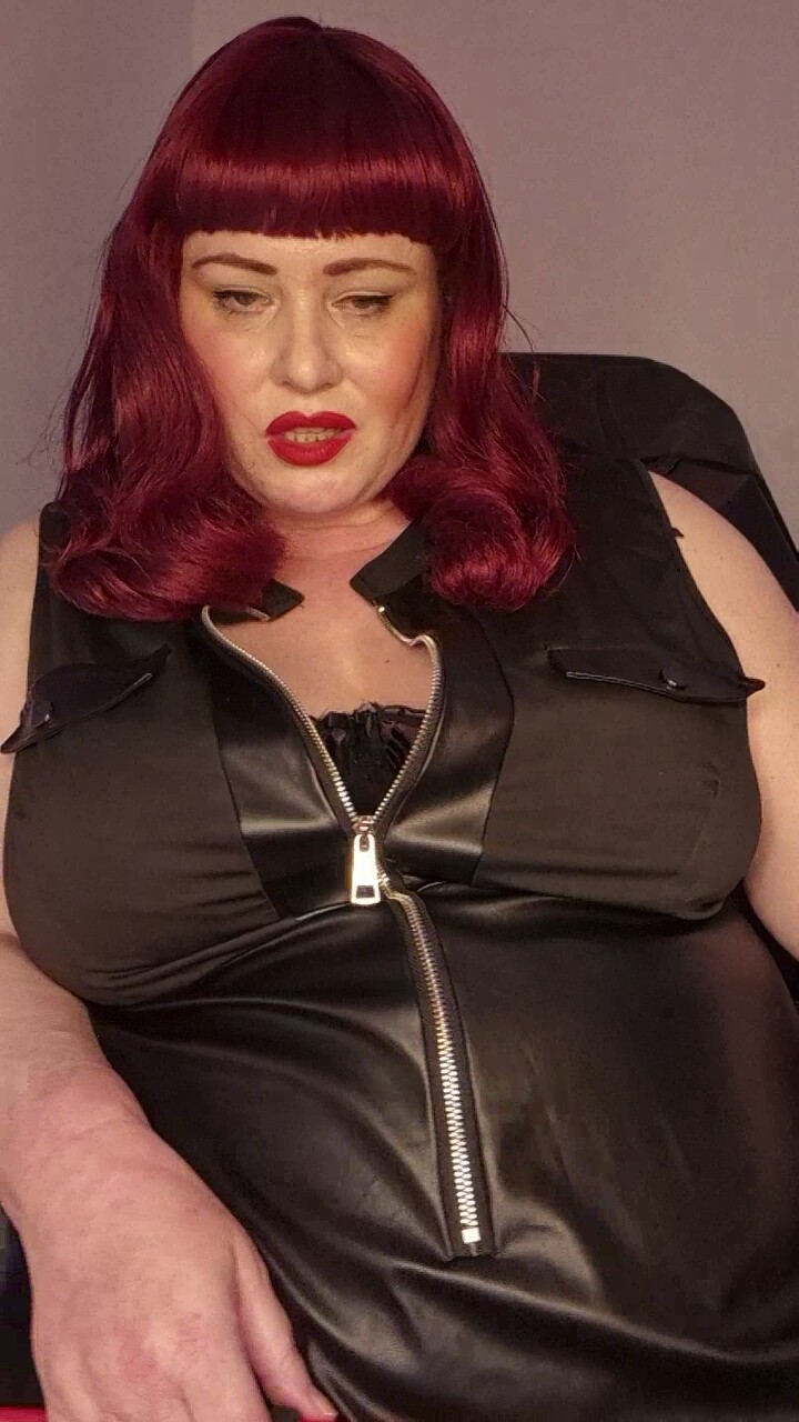 TheDevineMissDeviant