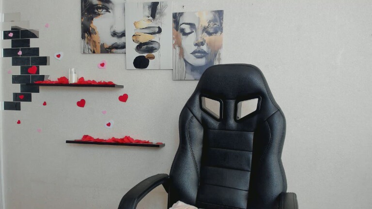 GlamNova's Streamate show and profile