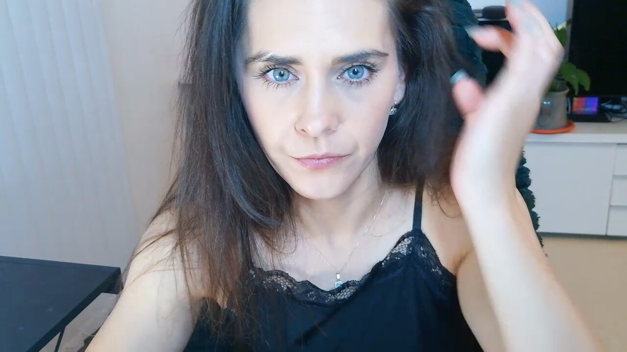 KhalessiNessyhot