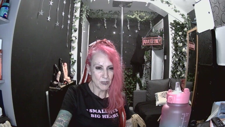 SkySparks's Streamate show and profile