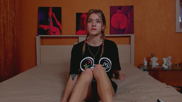 Alyonaqueenn's Streamate show and profile