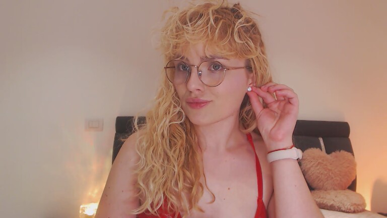 EVYE's Streamate show and profile